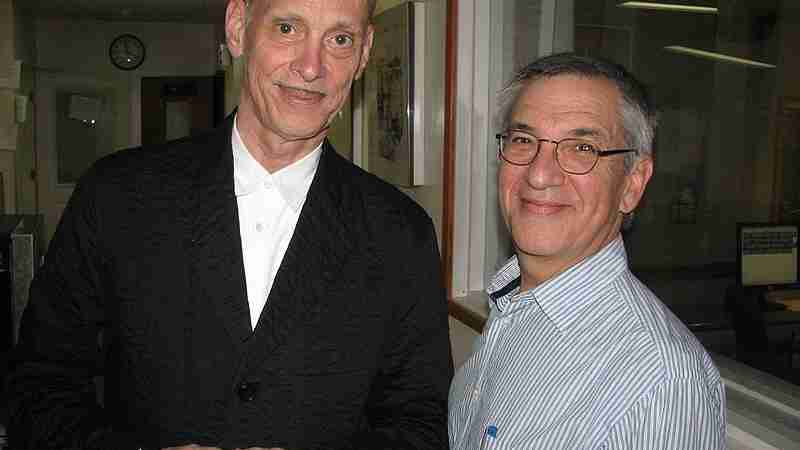 Historian Jon Wiener (right) with film director and comedian John Waters after the political podcast Start Making Sense, tags: die filme von - CC BY-SA